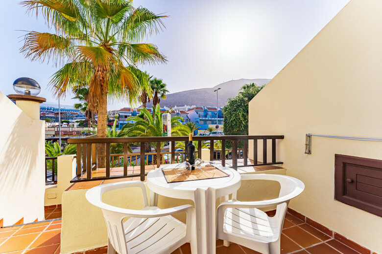 Klayman Olivina Aparthotel