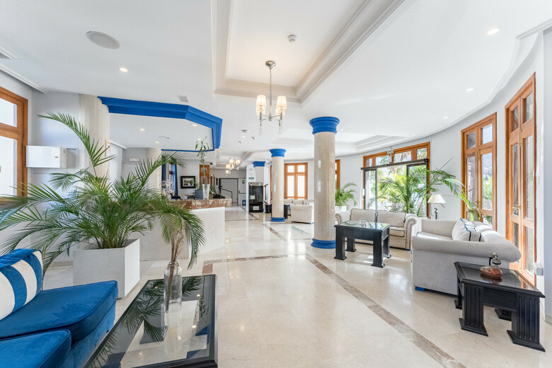 Klayman Olivina Aparthotel