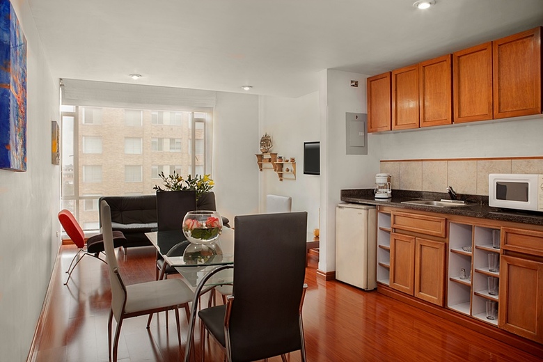 Hotel Cora 96 Street Suites
