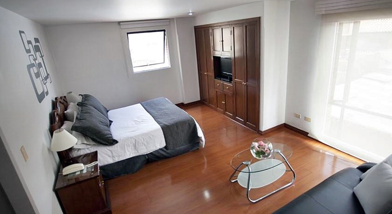 Hotel Cora 96 Street Suites