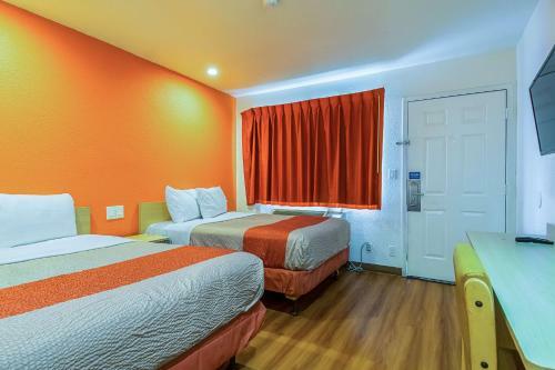 Hotel Motel 6 Bakersfield Airport