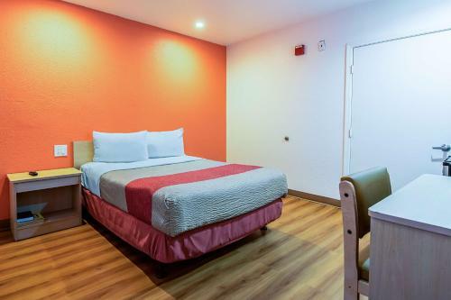 Hotel Motel 6 Bakersfield Airport