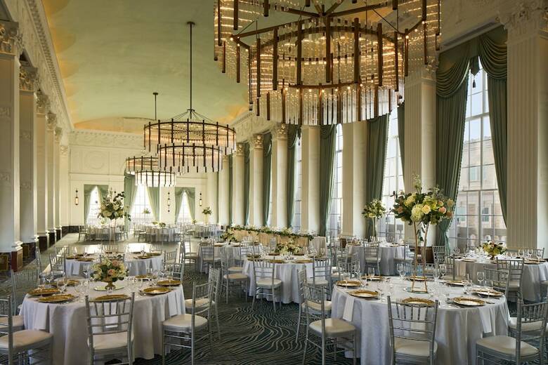 Renaissance St. Louis Grand & Suites Hotel