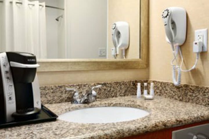 Hotel *baymont Inn & Suites* Duplicate