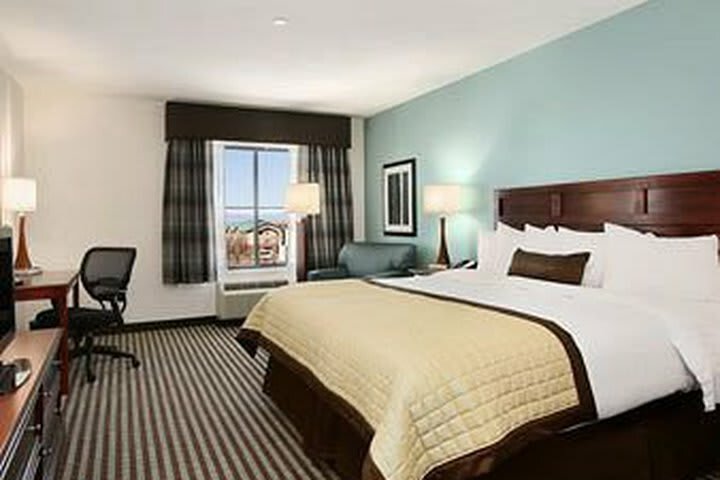 Hotel *baymont Inn & Suites* Duplicate