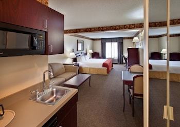 Holiday Inn Express Hotel & Suites Watertown