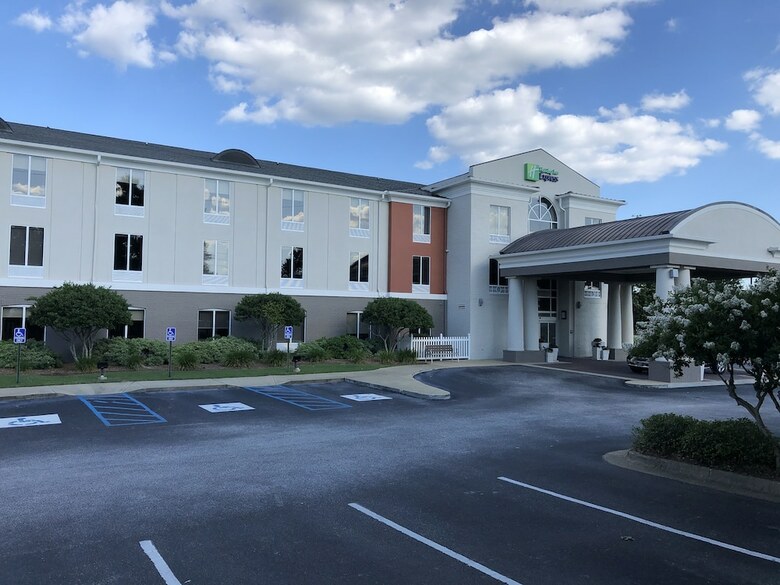 Holiday Inn Express Hotel & Suites Auburn