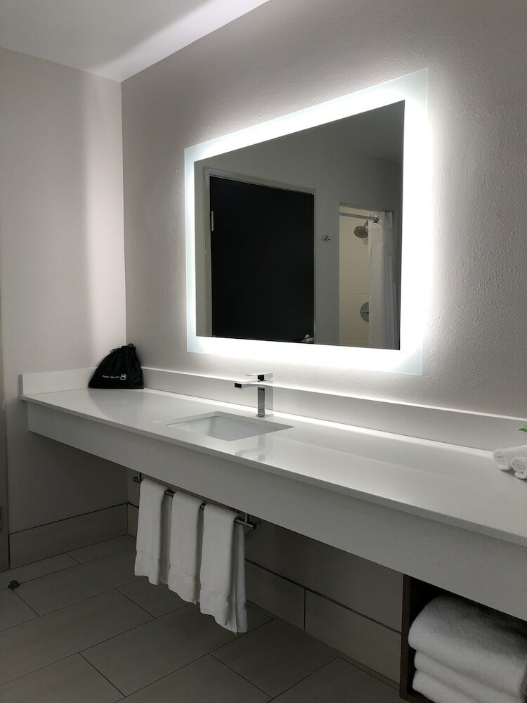 Holiday Inn Express Hotel & Suites Auburn