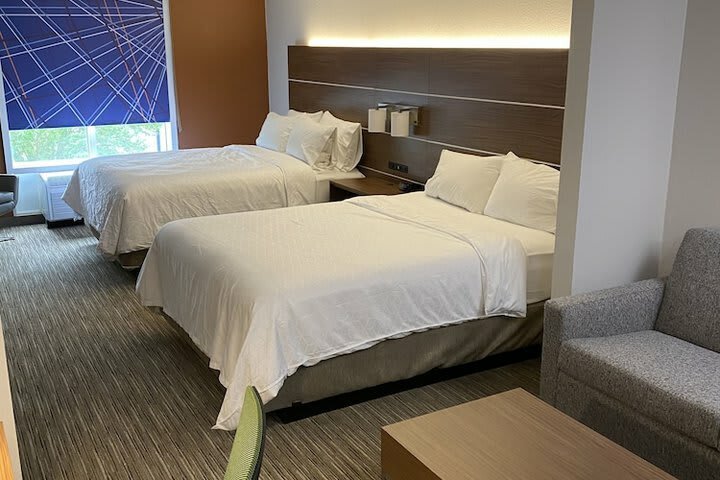 Holiday Inn Express Hotel & Suites Auburn