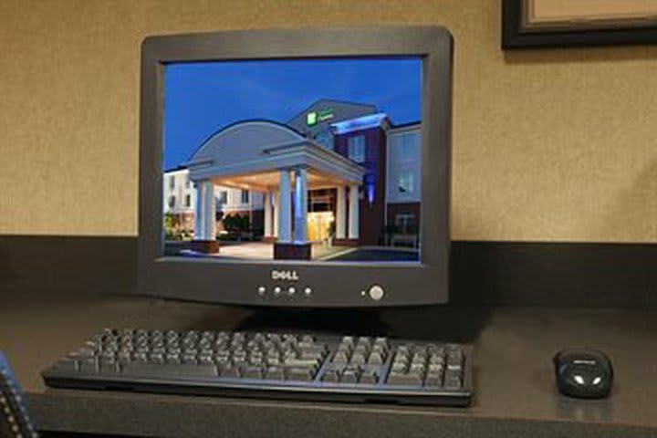 Holiday Inn Express Hotel & Suites Auburn