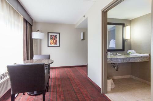 Holiday Inn Express Hotel & Suites Auburn