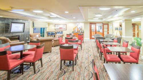 Holiday Inn Express Hotel & Suites Auburn