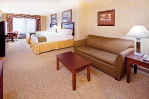 Holiday Inn Express Hotel & Su