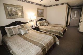 Hotel Hearthstone Inn & Suites