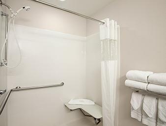 Hotel Ramada Limited And Suites Bloomington