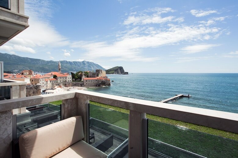 Hotel Avala Resort & Villas