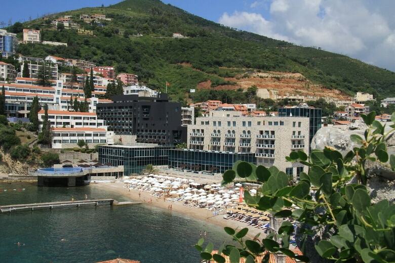Hotel Avala Resort & Villas