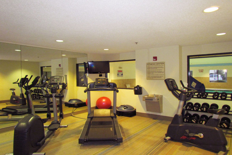Holiday Inn Express Hotel & Suites Chesapeake