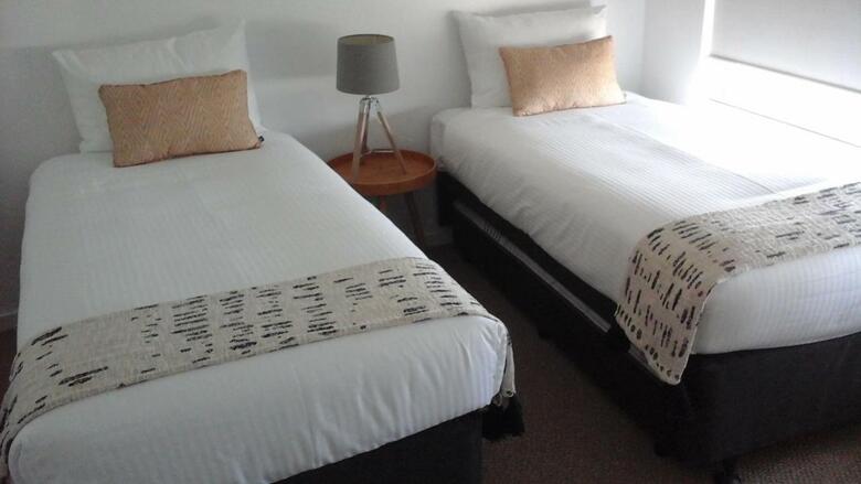 Hotel Pumicestone Blue
