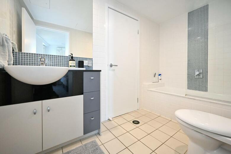 Hotel Pumicestone Blue