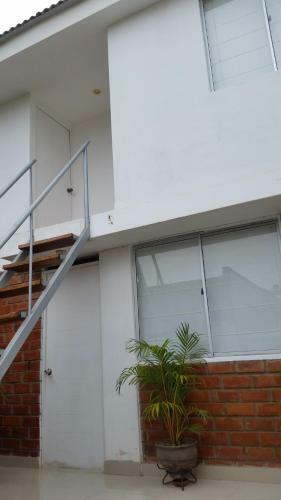 Hostal Malu House For Travelers And Backpackers