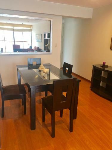 Apartamento Luminoso, Sobrio Y Seguro