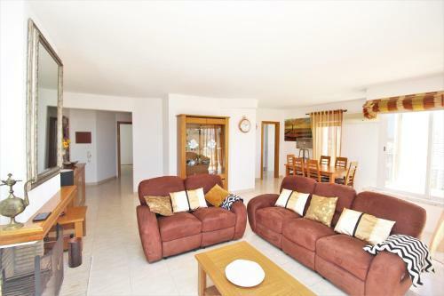 Topfloor Apartment With Exclusive Sea View