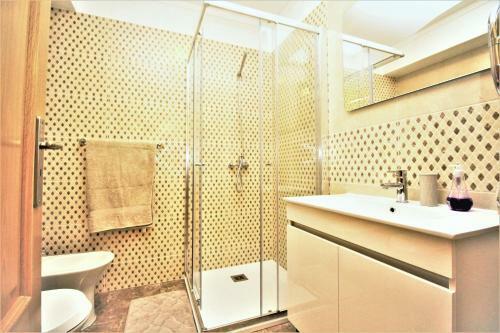 Topfloor Apartment With Exclusive Sea View