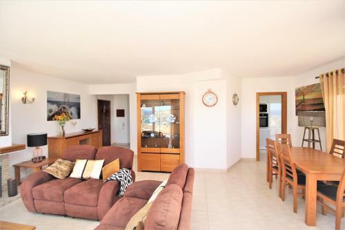 Topfloor Apartment With Exclusive Sea View