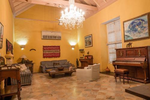Charming Old City 4 Bedroom Chateau