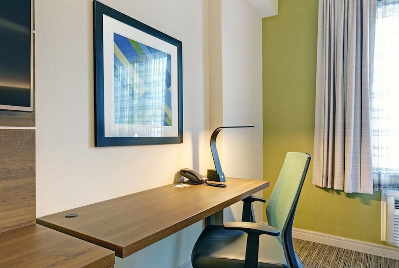 Hotel Holiday Inn Express Whitby Oshawa