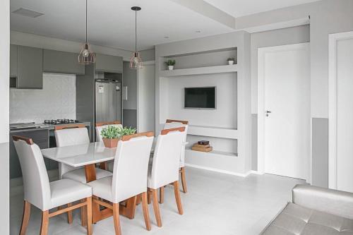 Apartamento De Alto Padrao Com Piscina (novo E Decorado)