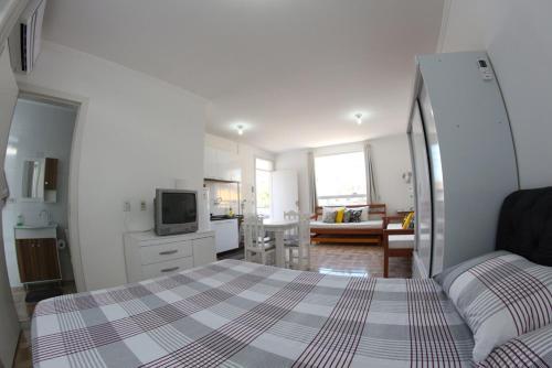 Apartamento Quitinete Com Garagem 4p