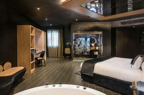 H Hotel - Adults Only