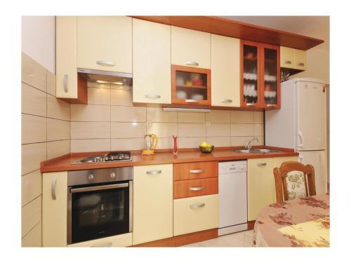 Three-bedroom Holiday Home In Biograd