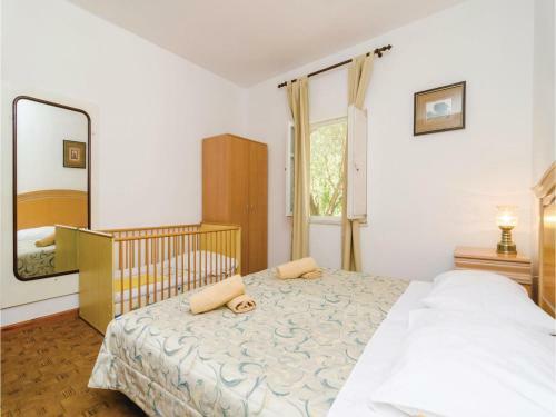 Six-bedroom Holiday Home In Cavtat