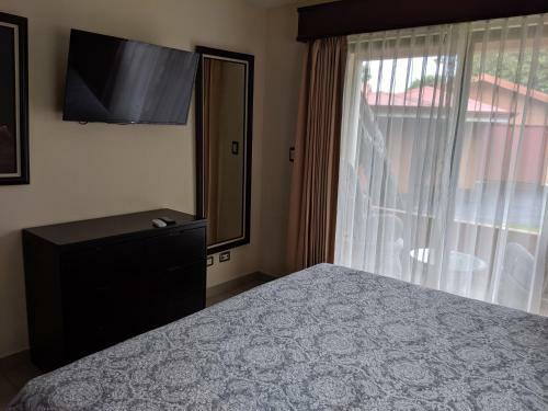 Hotel Suites Merlyn Airport