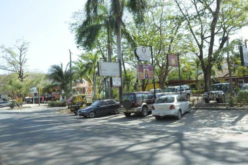 Tropical Gardens Suites And Apartments