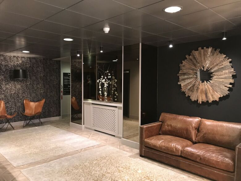Hotel Aj Niunit