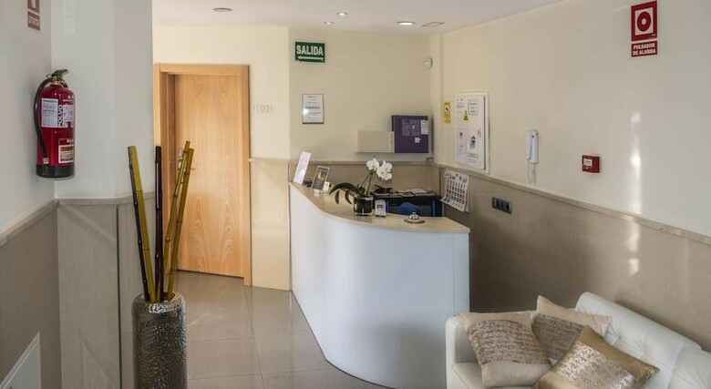 Hotel Puerta De La Santa