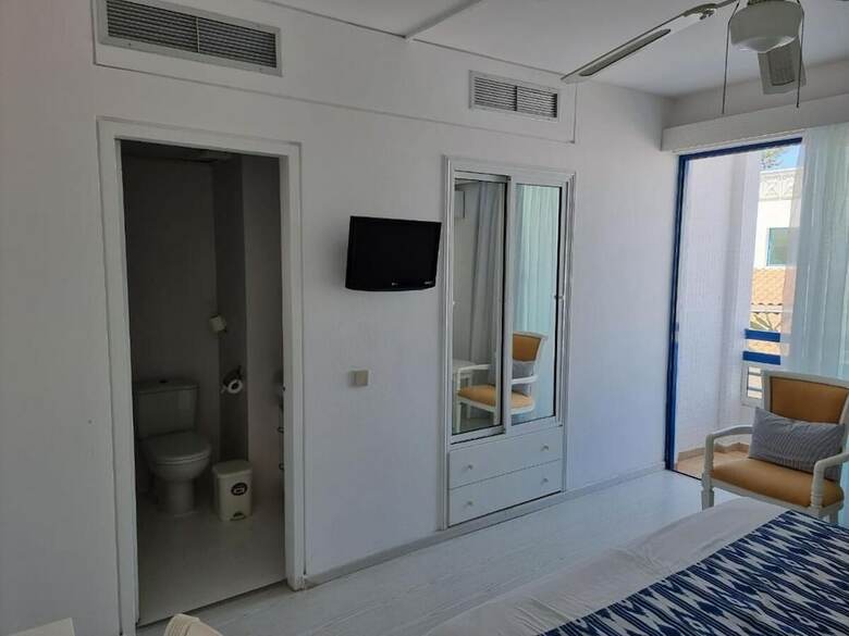 Nereus Hotel