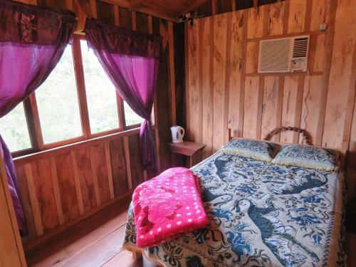 Lodge Mocona Alambique