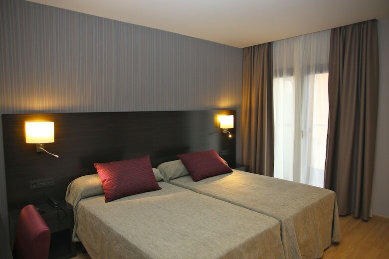 Hotel Petit Palau S�lo Adultos