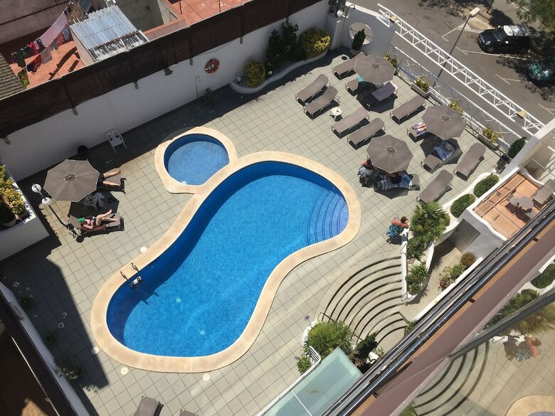 Hotel Petit Palau S�lo Adultos
