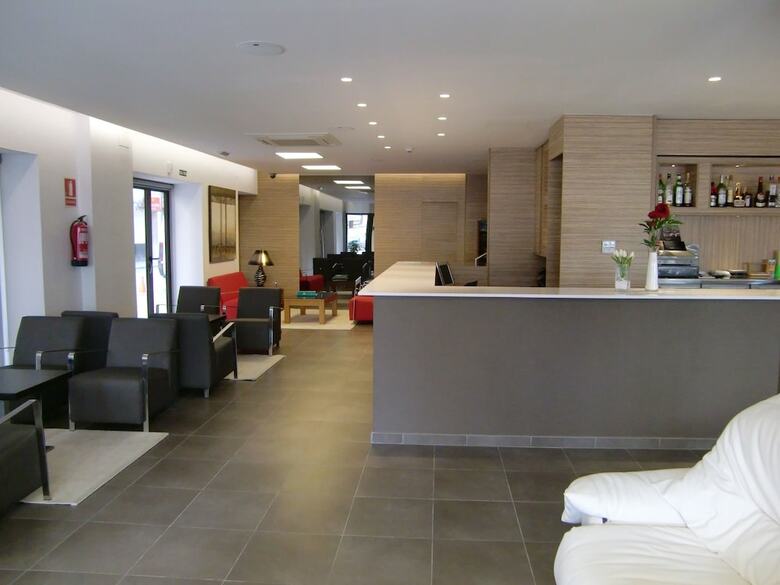 Hotel Petit Palau S�lo Adultos
