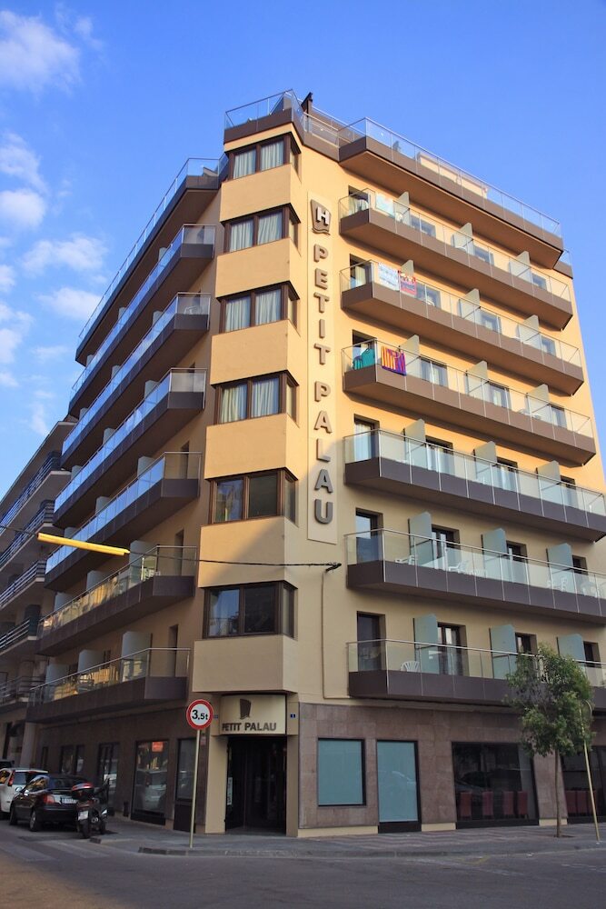 Hotel Petit Palau S�lo Adultos