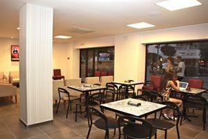 Hotel Petit Palau S�lo Adultos