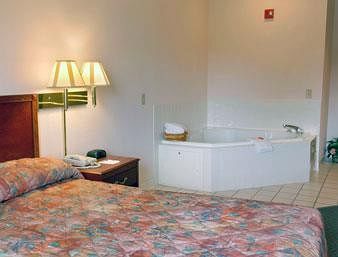 Hotel Baymont Inn And Suites Elizabe