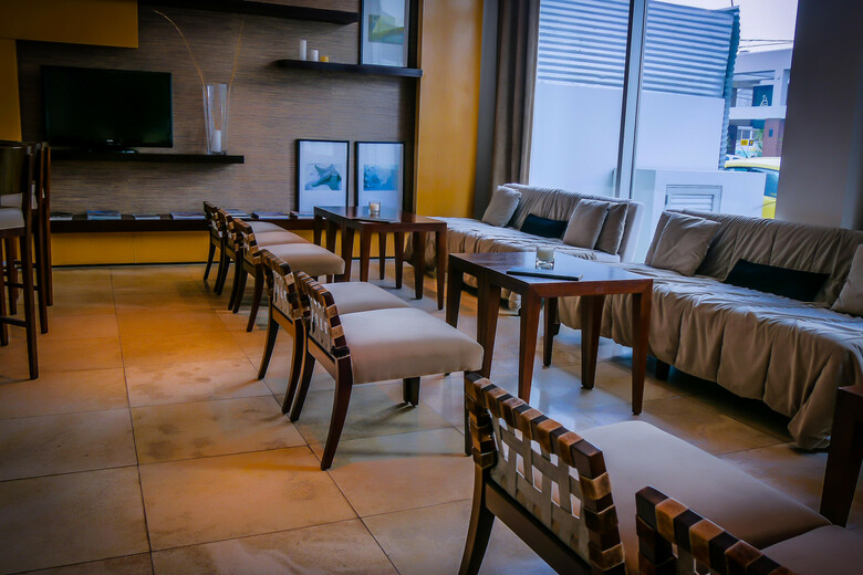 Elegance Hotel