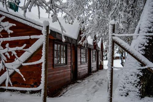 Albergue Hostal Y Caba�as Los �irres